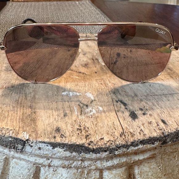 Quay High Key Sunglasses - Picture 3 of 8